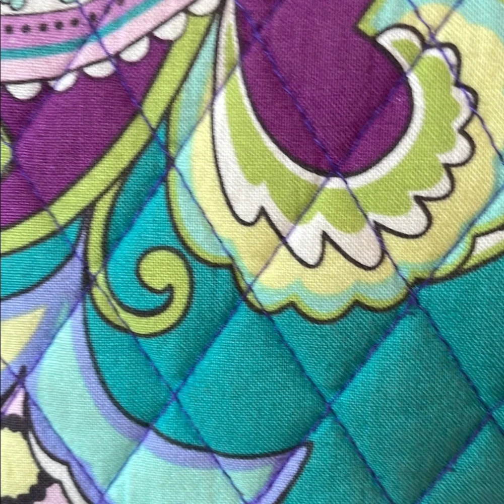 1091. Vera Bradley Floral‎ Paisley Wallet